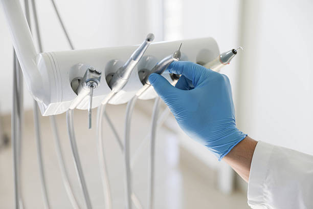 Professional Emergency Dentist technician working in Apple Valley, OH